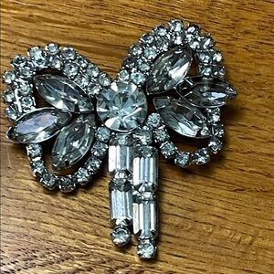 Vintage Elegant Silver Crystal Bow Brooch